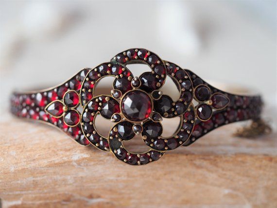 Garnet - January birthstone. Top 25.